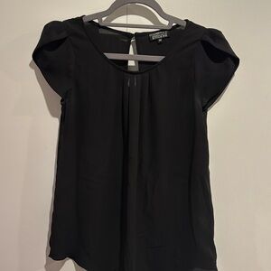 Beautiful tulip sleeve blouse